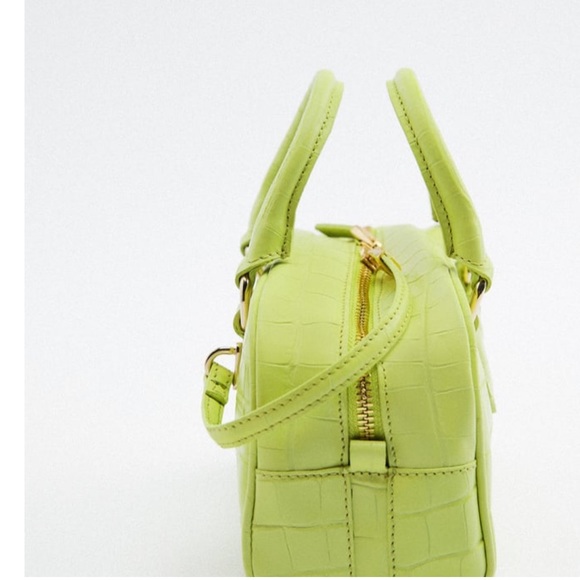 pistachio green mini leather croc design bag - Picture 3 of 13